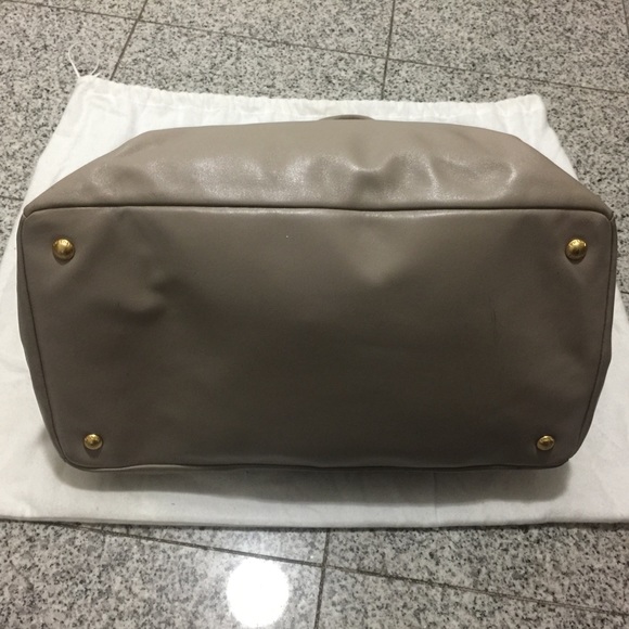 PRADA TAN LEATHER HANDBAG - Picture 4 of 8